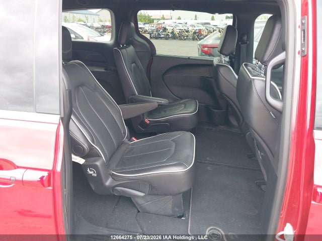 Chrysler Pacifica Limited 2026 2C4RC1GG1TR236643 Image 8