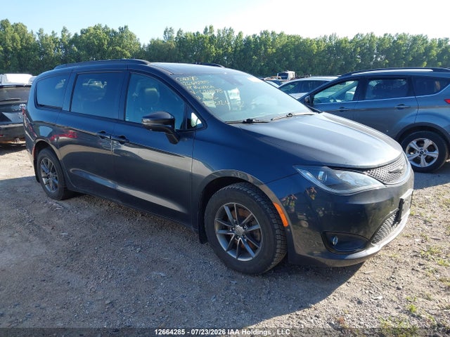 Chrysler Pacifica Limited 2019 2C4RC1GG0KR634473 main image