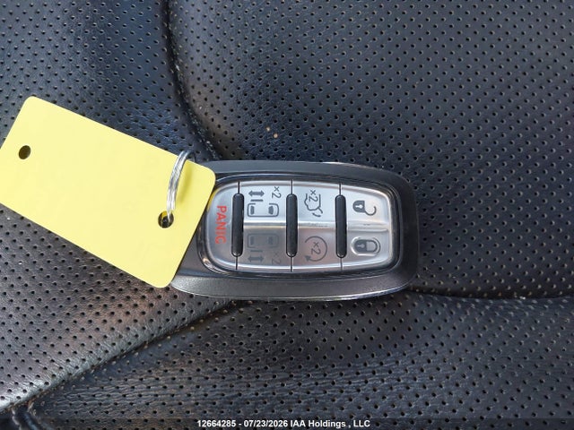 Chrysler Pacifica Limited 2019 2C4RC1GG0KR634473 Image 11