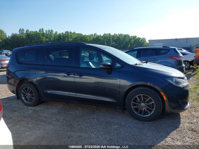 Chrysler Pacifica Limited 2019 2C4RC1GG0KR634473 Image 14