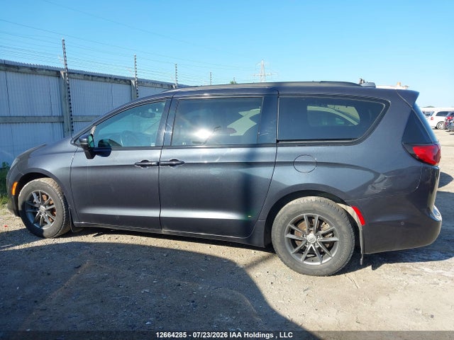 Chrysler Pacifica Limited 2019 2C4RC1GG0KR634473 Image 15