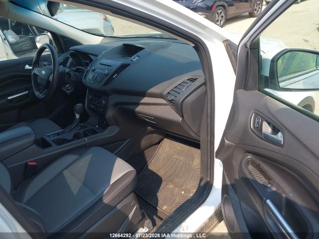 2017 Ford Escape Se მანქანა იყიდება აუქციონზე, vin: 1FMCU9GD2HUD70137, აუქციონის ნომერი: 12664292