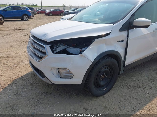 2017 Ford Escape Se მანქანა იყიდება აუქციონზე, vin: 1FMCU9GD2HUD70137, აუქციონის ნომერი: 12664292