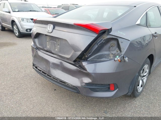 Продаж на аукціоні авто 2018 Honda Civic Lx, vin: 2HGFC2F58JH016204, номер лоту: 12664316