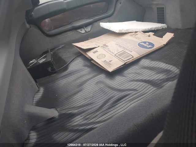 Продажа на аукционе авто 2000 Honda Insight, vin: JHMZE1372YT800119, номер лота: 12664318