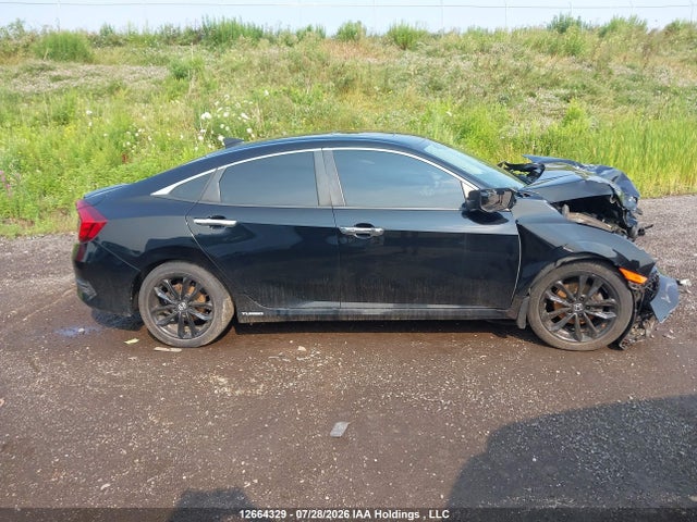 Продажа на аукционе авто 2018 Honda Civic Touring, vin: 2HGFC1F91JH107568, номер лота: 12664329