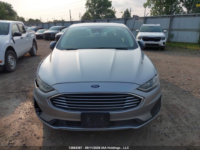 12664367 :رقم المزاد ، 3FA6P0LU4LR141748 vin ، 2020 Ford Fusion Se مزاد بيع