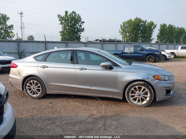 12664367 :رقم المزاد ، 3FA6P0LU4LR141748 vin ، 2020 Ford Fusion Se مزاد بيع