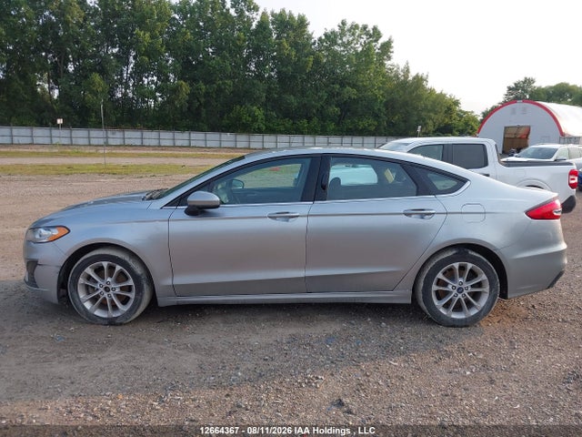12664367 :رقم المزاد ، 3FA6P0LU4LR141748 vin ، 2020 Ford Fusion Se مزاد بيع