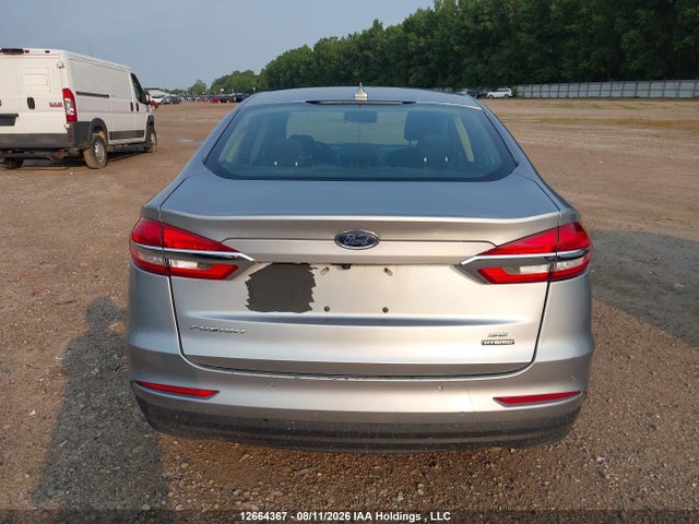 12664367 :رقم المزاد ، 3FA6P0LU4LR141748 vin ، 2020 Ford Fusion Se مزاد بيع