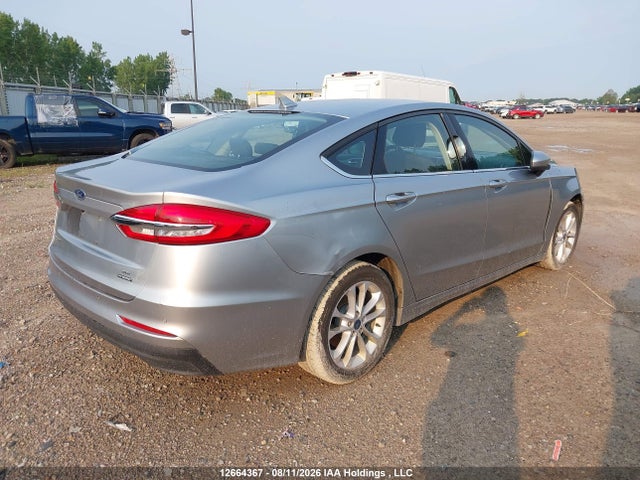 12664367 :رقم المزاد ، 3FA6P0LU4LR141748 vin ، 2020 Ford Fusion Se مزاد بيع