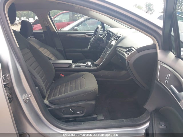 12664367 :رقم المزاد ، 3FA6P0LU4LR141748 vin ، 2020 Ford Fusion Se مزاد بيع