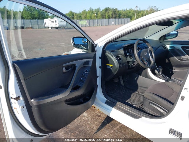 Продаж на аукціоні авто 2016 Hyundai Elantra Gl, vin: 5NPDH4AE9GH696074, номер лоту: 12664431