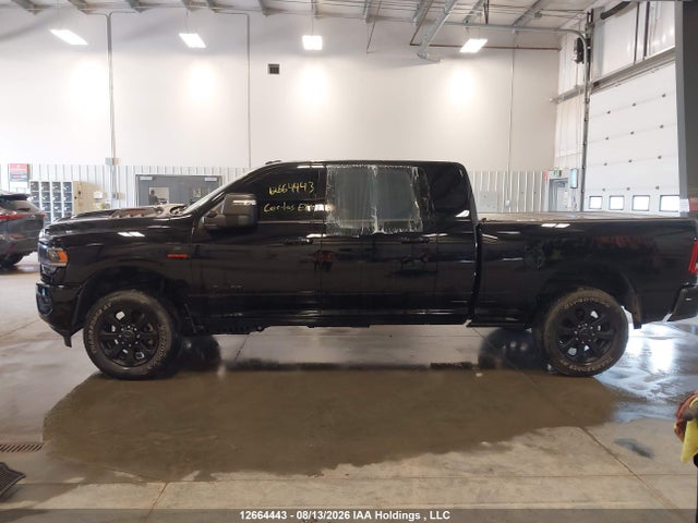 RAM 3500 Laramie 2024 3C63R3ML2RG326245 Image 13