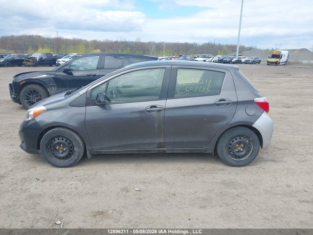 12596211 :رقم المزاد ، JTDKTUD35DD556685 vin ، 2013 Toyota Yaris Le مزاد بيع