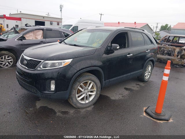 KIA SORENTO LX 2015 5XYKT3A61FG552694 Image 2