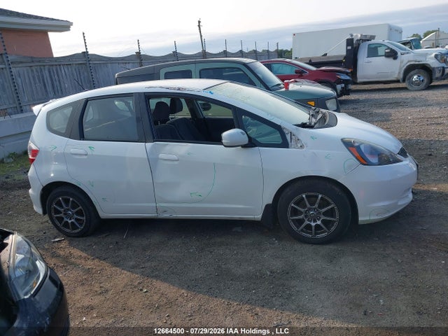 2013 Honda Fit Lx მანქანა იყიდება აუქციონზე, vin: LUCGE8H55D3002597, აუქციონის ნომერი: 12664500