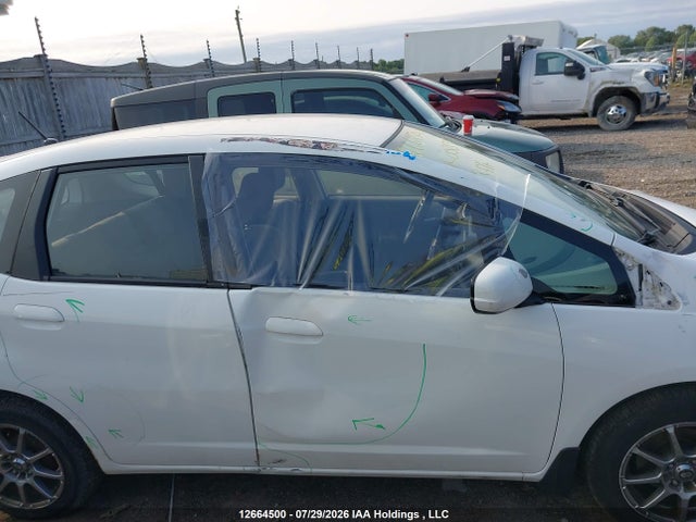 2013 Honda Fit Lx მანქანა იყიდება აუქციონზე, vin: LUCGE8H55D3002597, აუქციონის ნომერი: 12664500