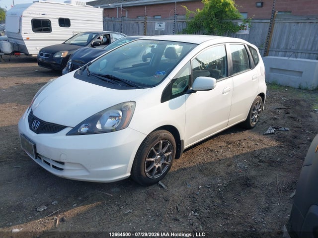 2013 Honda Fit Lx მანქანა იყიდება აუქციონზე, vin: LUCGE8H55D3002597, აუქციონის ნომერი: 12664500