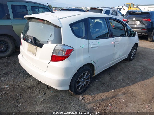 2013 Honda Fit Lx მანქანა იყიდება აუქციონზე, vin: LUCGE8H55D3002597, აუქციონის ნომერი: 12664500