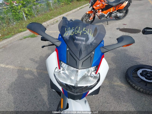 Продажа на аукционе авто 2015 Bmw K1300 S, vin: WB1050804FZ798932, номер лота: 12664514