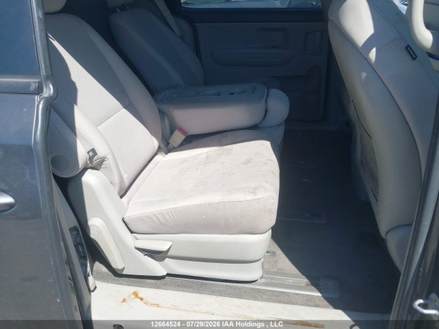 12664524 :رقم المزاد ، KNDMB5C19J6400554 vin ، 2018 Kia Sedona Lx مزاد بيع