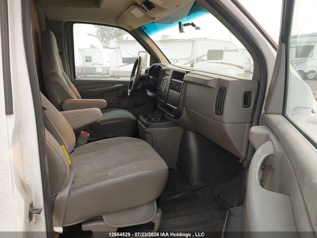 Aukcja sprzedaży 2003 Chevrolet Express Comm Cutaway Standard, vin: 1GBJG31U731152606, numer aukcji: 12664529