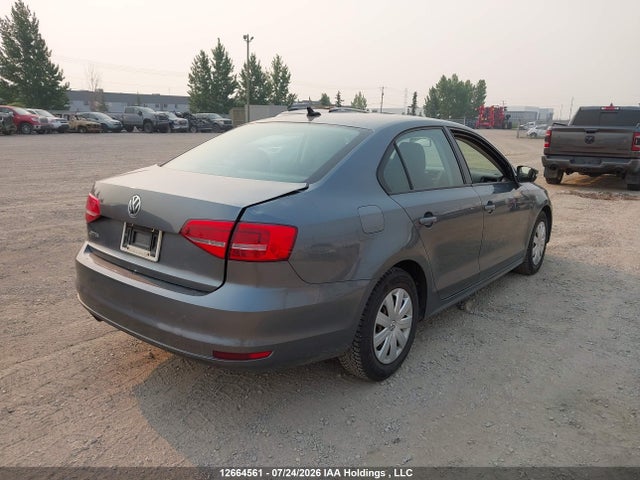 2015 Volkswagen Jetta 2.0l Trendline/2.0l Trendline+ მანქანა იყიდება აუქციონზე, vin: 3VW1K7AJ7FM277665, აუქციონის ნომერი: 12664561