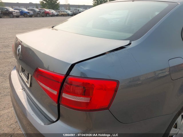 2015 Volkswagen Jetta 2.0l Trendline/2.0l Trendline+ მანქანა იყიდება აუქციონზე, vin: 3VW1K7AJ7FM277665, აუქციონის ნომერი: 12664561