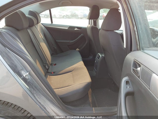 2015 Volkswagen Jetta 2.0l Trendline/2.0l Trendline+ მანქანა იყიდება აუქციონზე, vin: 3VW1K7AJ7FM277665, აუქციონის ნომერი: 12664561