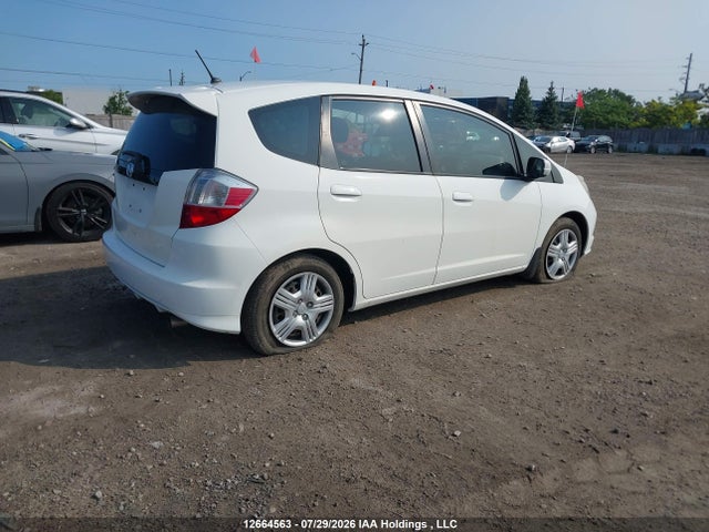 12664563 :رقم المزاد ، LUCGE8H54D3006043 vin ، 2013 Honda Fit Lx مزاد بيع