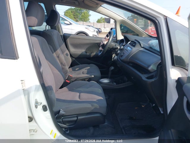 12664563 :رقم المزاد ، LUCGE8H54D3006043 vin ، 2013 Honda Fit Lx مزاد بيع