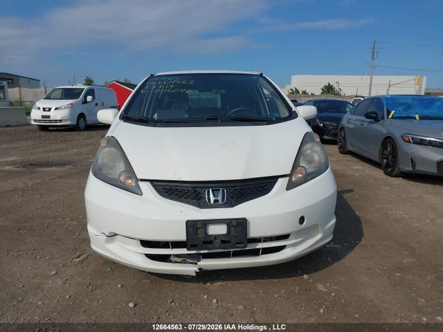 12664563 :رقم المزاد ، LUCGE8H54D3006043 vin ، 2013 Honda Fit Lx مزاد بيع