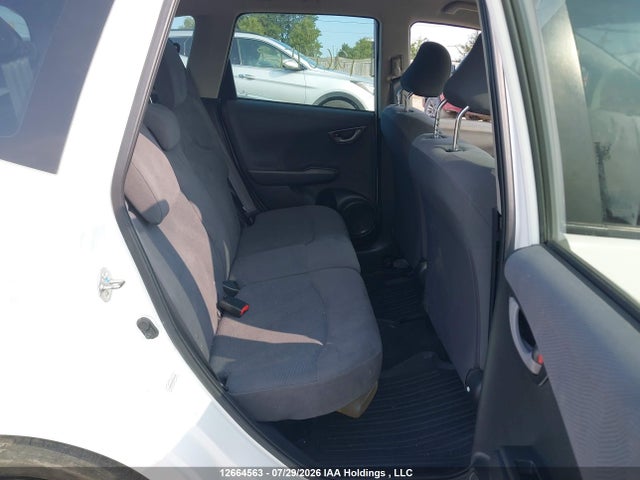 12664563 :رقم المزاد ، LUCGE8H54D3006043 vin ، 2013 Honda Fit Lx مزاد بيع