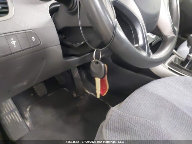 Продажа на аукционе авто 2013 Hyundai Elantra L, vin: 5NPDH4AE3DH301141, номер лота: 12664582