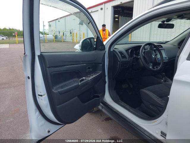 Продаж на аукціоні авто 2022 Mitsubishi Rvr Se/sel/le/gt, vin: JA4AJVAW4NU604663, номер лоту: 12664680