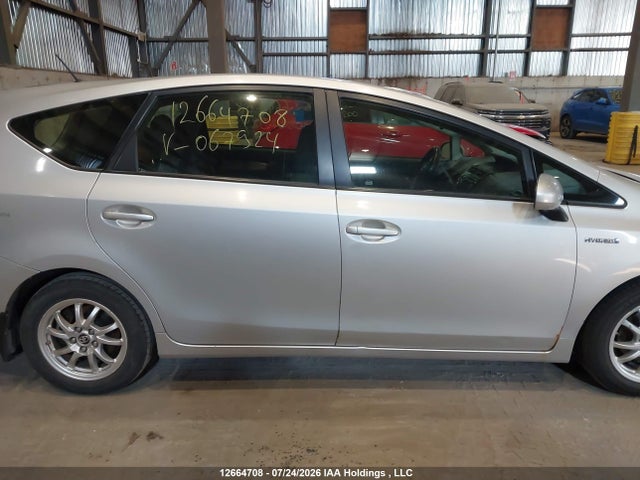 Toyota PRIUS V 2017 JTDZN3EU4HJ067924 Image 12