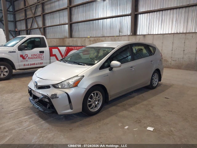 Toyota PRIUS V 2017 JTDZN3EU4HJ067924 Image 2