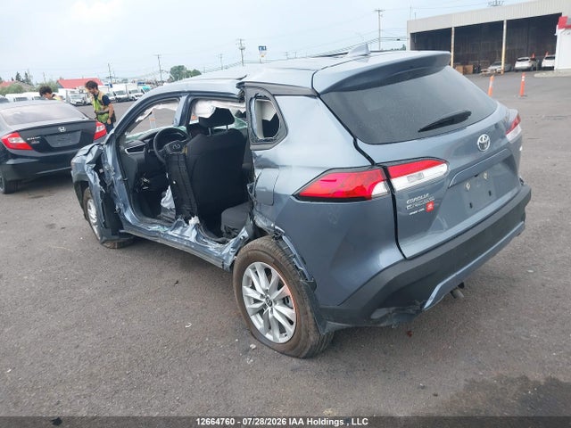 Toyota Corolla Cross Le 2024 7MUCAAAG2RV115923 Image 3