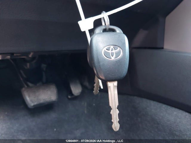 Toyota RAV4 LE 2018 2T3ZFREV1JW492128 Image 11