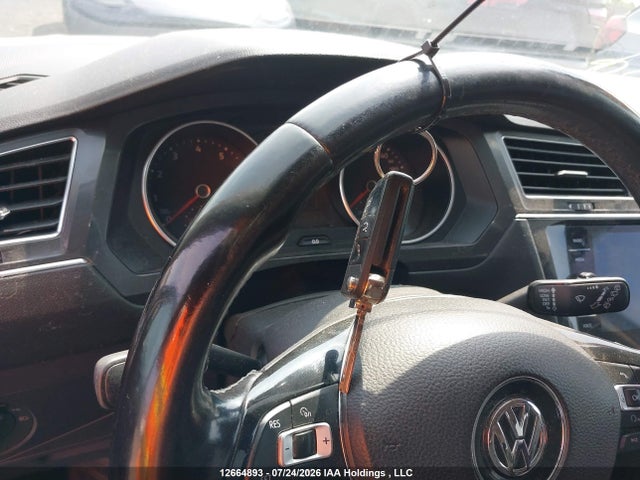 Продаж на аукціоні авто 2018 Volkswagen Tiguan Trendline, vin: 3VV0B7AX2JM143434, номер лоту: 12664893