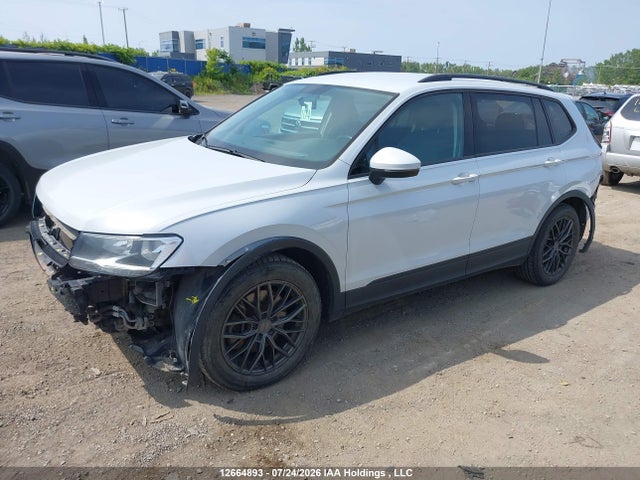 Продаж на аукціоні авто 2018 Volkswagen Tiguan Trendline, vin: 3VV0B7AX2JM143434, номер лоту: 12664893