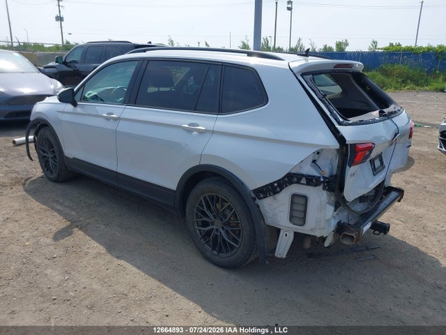 2018 Volkswagen Tiguan Trendline მანქანა იყიდება აუქციონზე, vin: 3VV0B7AX2JM143434, აუქციონის ნომერი: 12664893