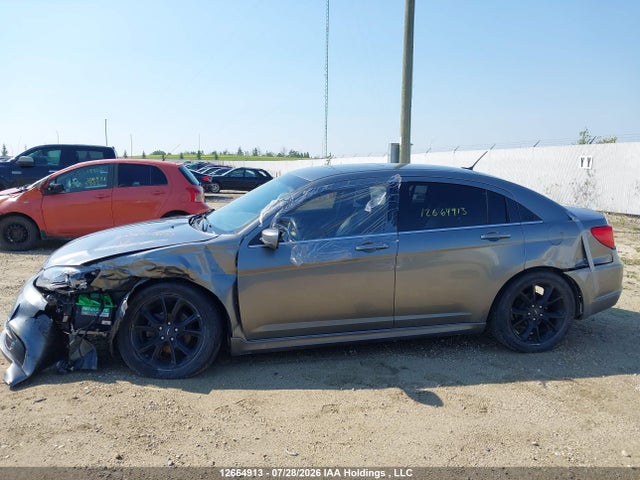 2013 Chrysler 200 მანქანა იყიდება აუქციონზე, vin: 1C3CCBHG4DN719198, აუქციონის ნომერი: 12664913