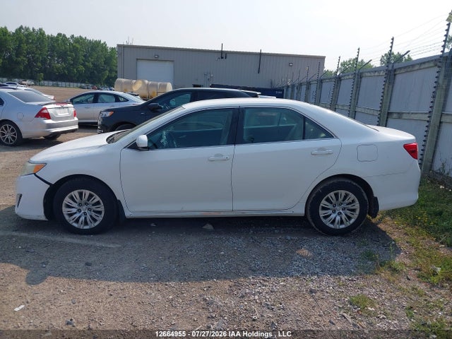 12664955 :رقم المزاد ، 4T1BF1FK1EU752663 vin ، 2014 Toyota Camry L/se/le/xle مزاد بيع