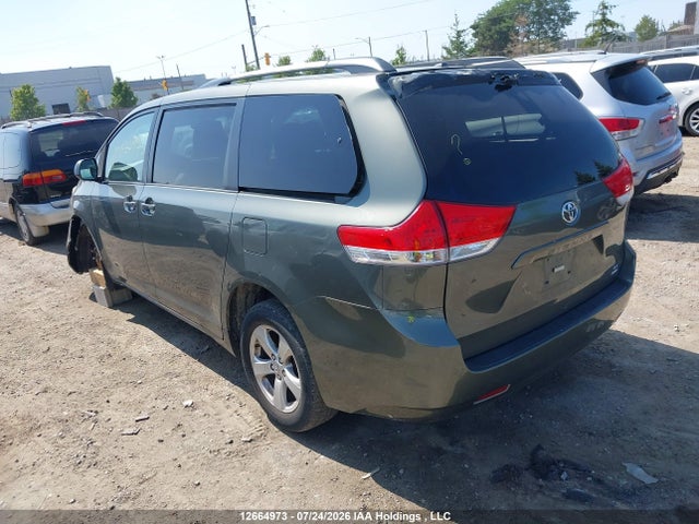 Продаж на аукціоні авто 2011 Toyota Sienna Le, vin: 5TDJK3DC8BS007833, номер лоту: 12664973