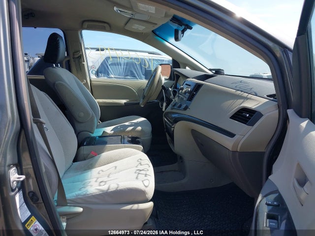 Продаж на аукціоні авто 2011 Toyota Sienna Le, vin: 5TDJK3DC8BS007833, номер лоту: 12664973