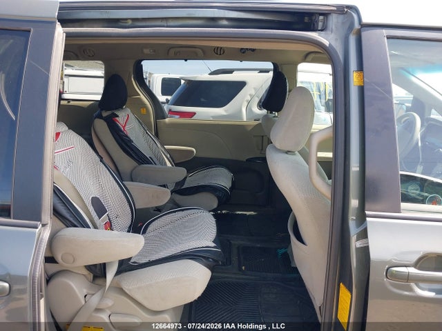 Продаж на аукціоні авто 2011 Toyota Sienna Le, vin: 5TDJK3DC8BS007833, номер лоту: 12664973