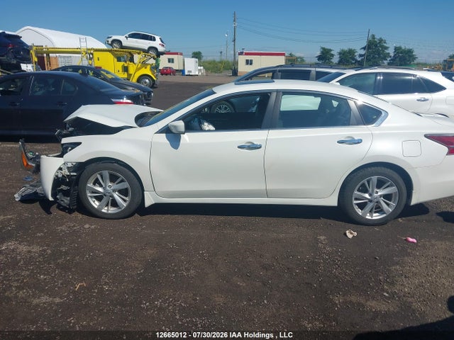 2014 Nissan Altima 2.5/2.5 S/2.5 Sl/2.5 Sv მანქანა იყიდება აუქციონზე, vin: 1N4AL3APXEN220223, აუქციონის ნომერი: 12665012