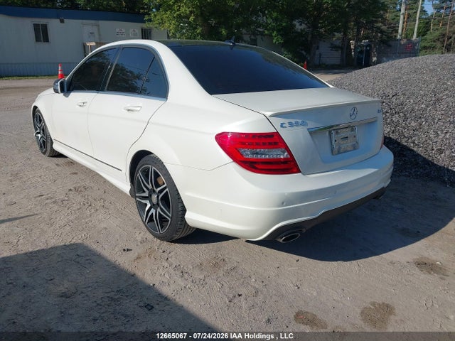 2014 Mercedes-benz C 350 4matic მანქანა იყიდება აუქციონზე, vin: WDDGF8JB3EA960013, აუქციონის ნომერი: 12665067